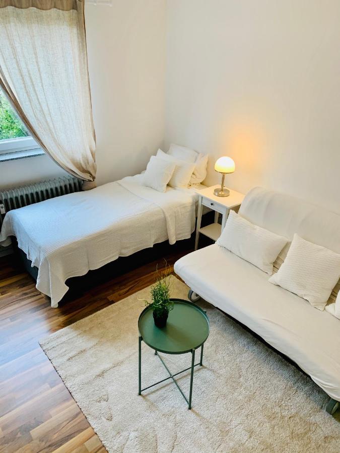 Top Renoviertes Apartement In Bester Lage Von Homburg- 5 Fussminuten Zur Uniklinik ホンブルク エクステリア 写真