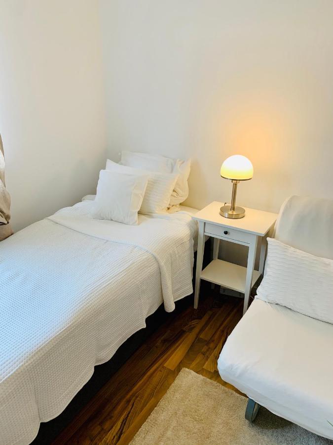 Top Renoviertes Apartement In Bester Lage Von Homburg- 5 Fussminuten Zur Uniklinik ホンブルク エクステリア 写真