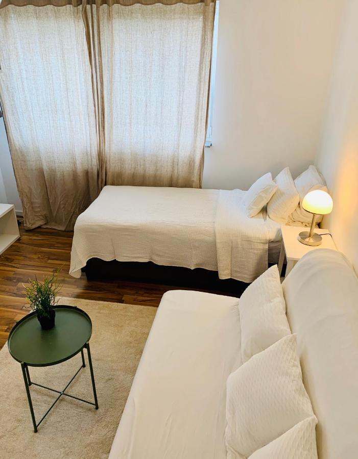 Top Renoviertes Apartement In Bester Lage Von Homburg- 5 Fussminuten Zur Uniklinik ホンブルク エクステリア 写真