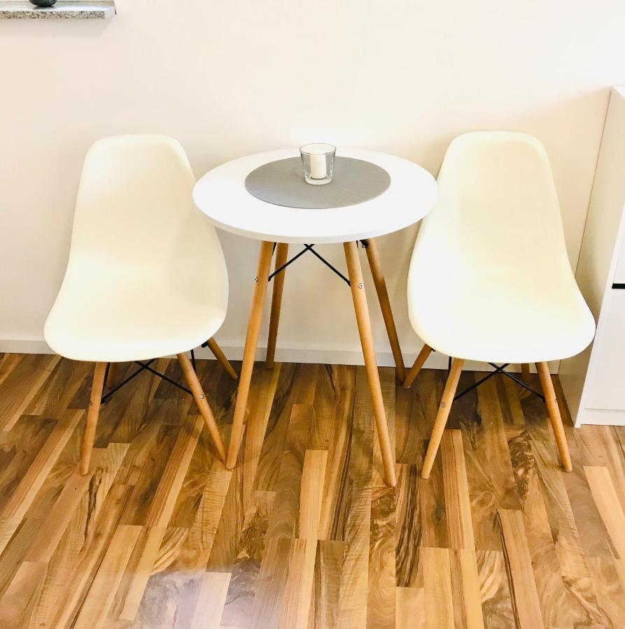 Top Renoviertes Apartement In Bester Lage Von Homburg- 5 Fussminuten Zur Uniklinik ホンブルク エクステリア 写真