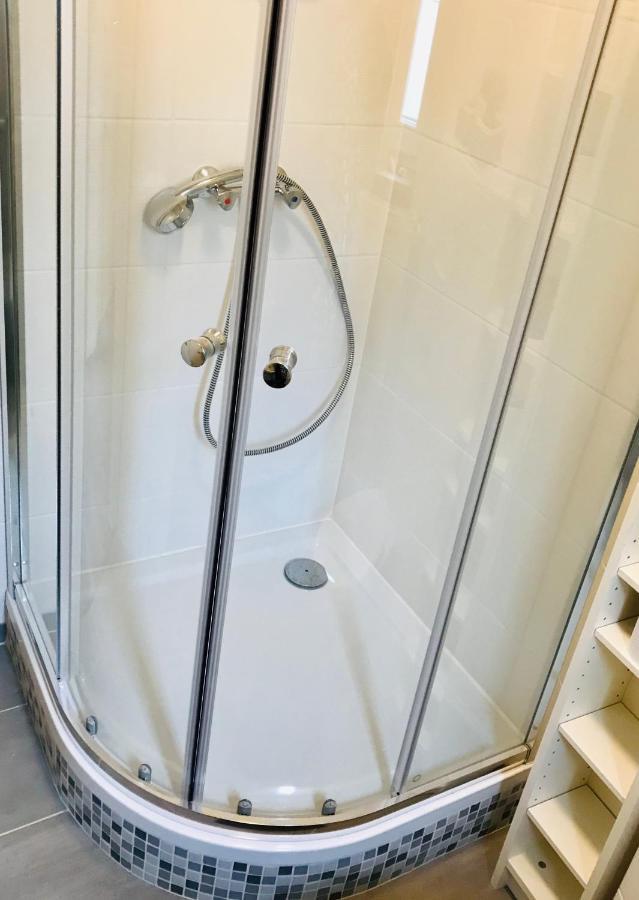 Top Renoviertes Apartement In Bester Lage Von Homburg- 5 Fussminuten Zur Uniklinik ホンブルク エクステリア 写真